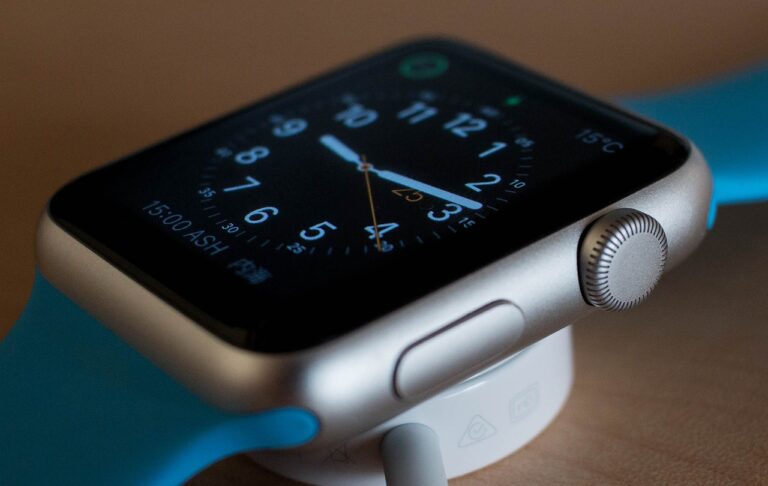 clock, apple, apple watch-756487.jpg